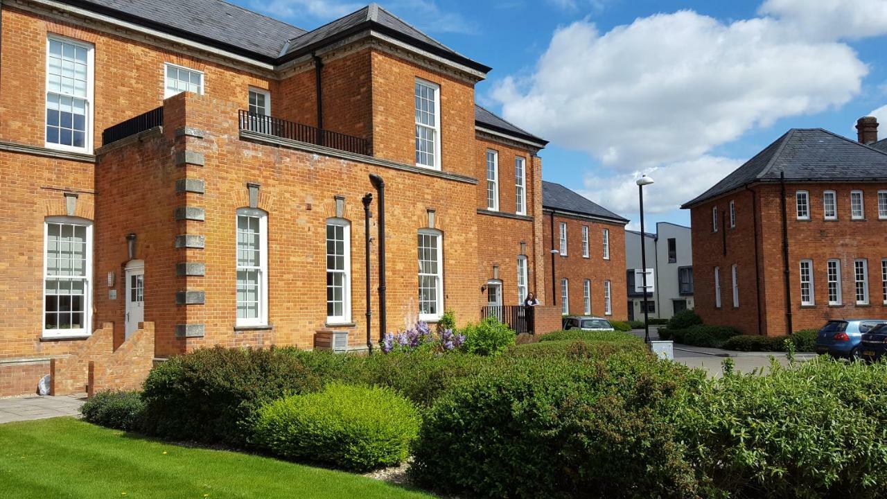 Marlyn In Chichester Apartment Exterior photo